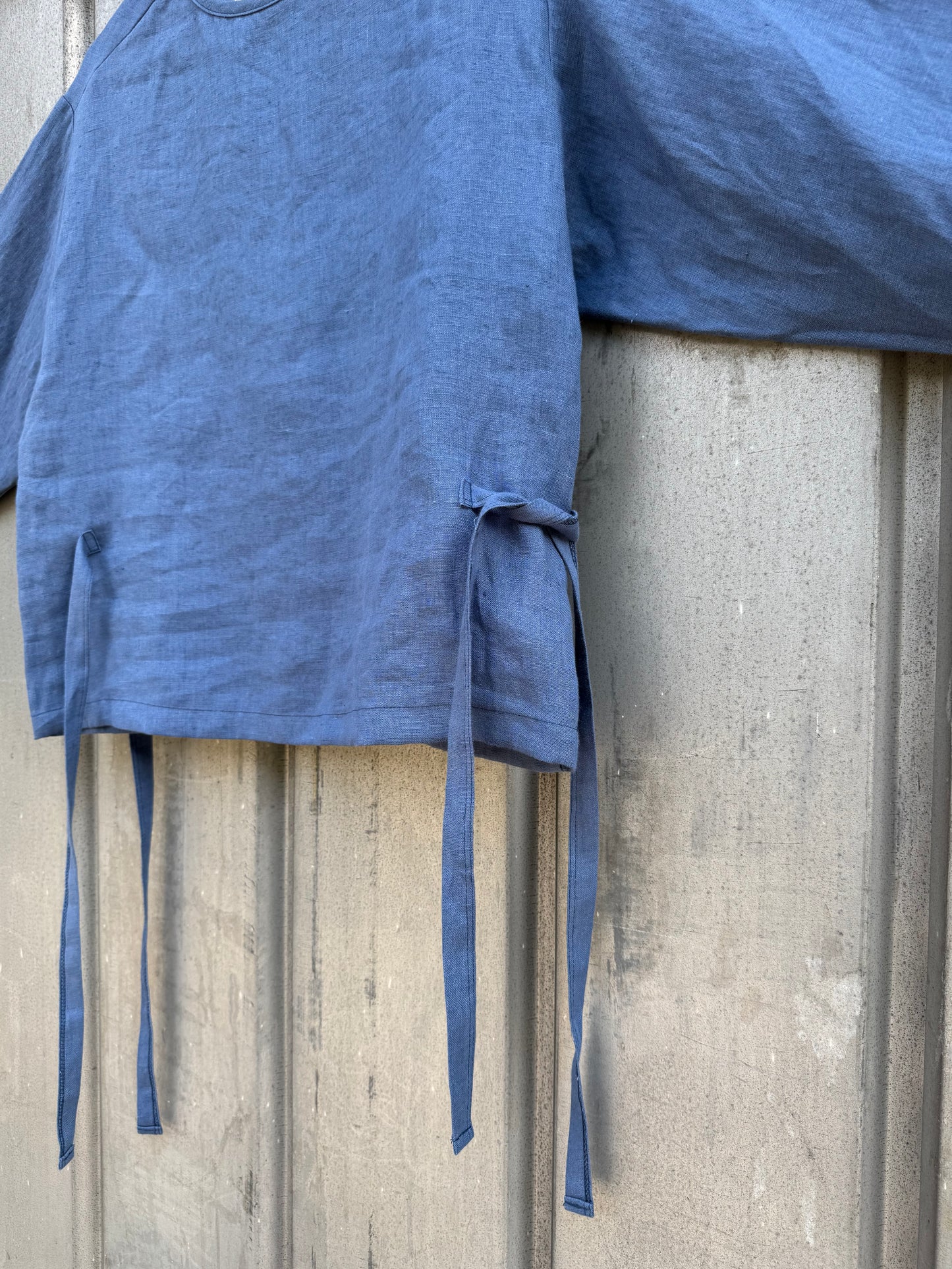 Lniany Kaftan Bezpieczeństwa "Zwolnienie z uwięzi" (Czarny)