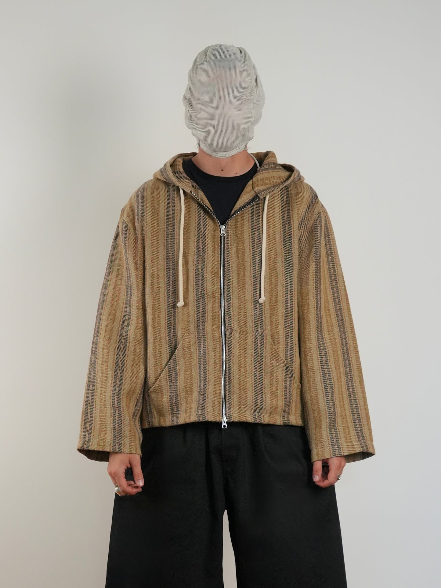Lniana bluza z kapturem w stylu renesansowym