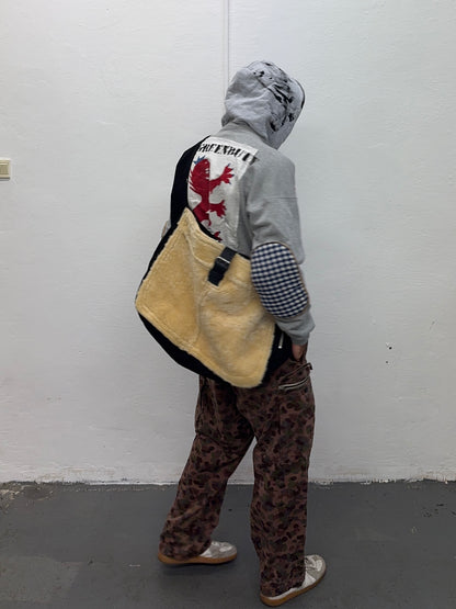 Futrzana torba pocztowa